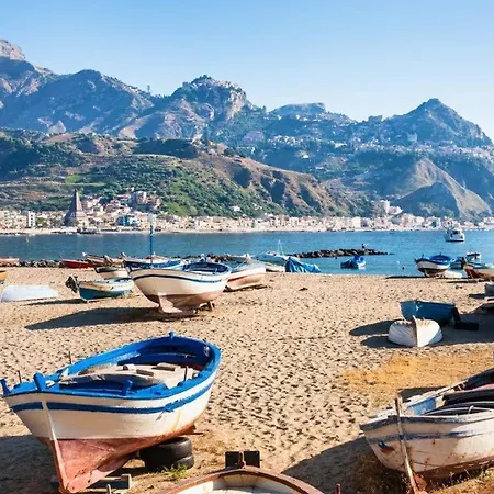 Lucy's Naxos 50 Meters From The Sea Appartamento *